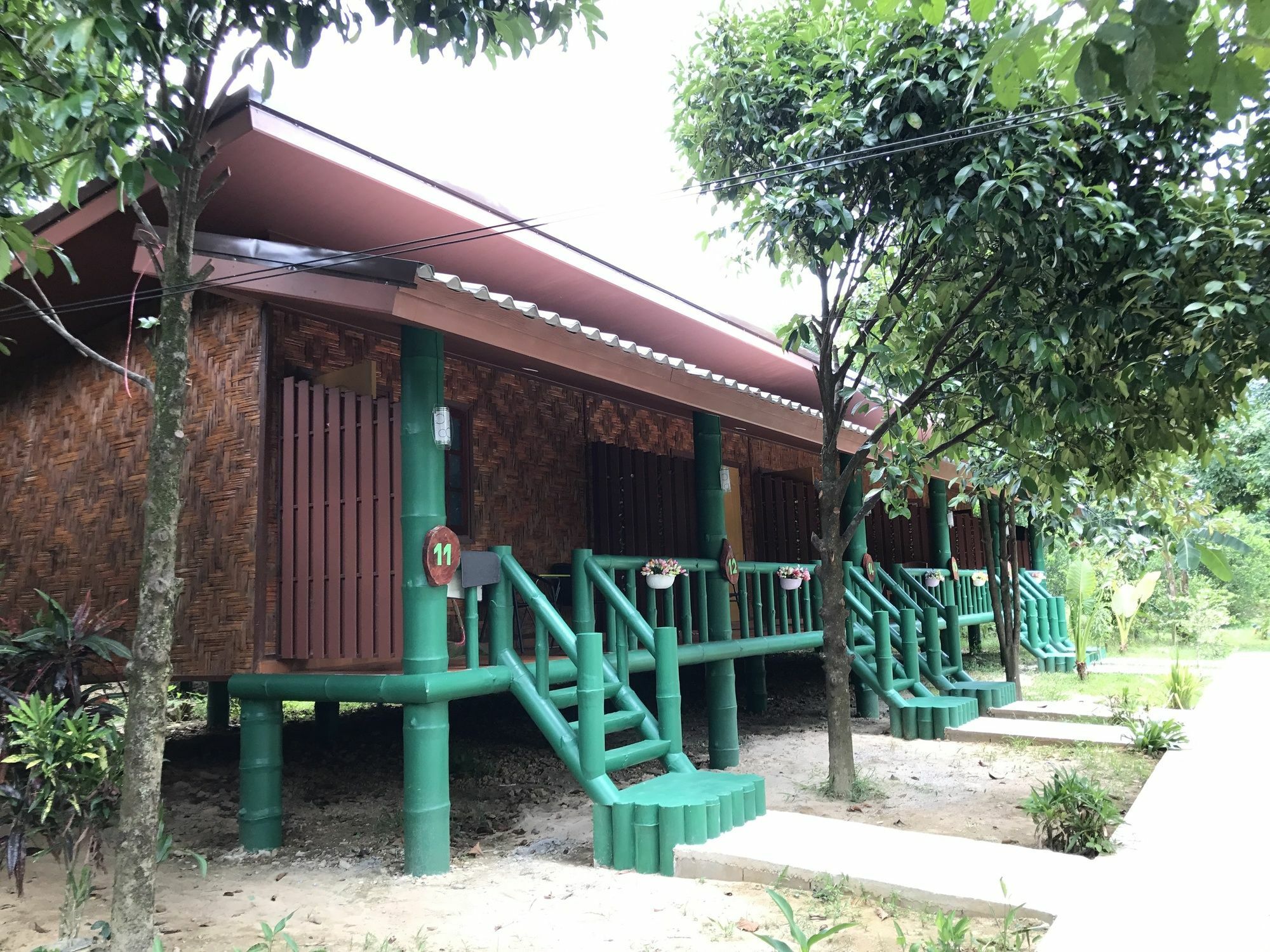 The Royal Bamboo Lodges - Sha Certified Khao Sok National Park Exterior photo